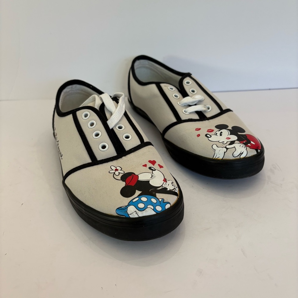 The Bradford Exchange Kids Cartoon Character Sneakers - Black and White
0524
